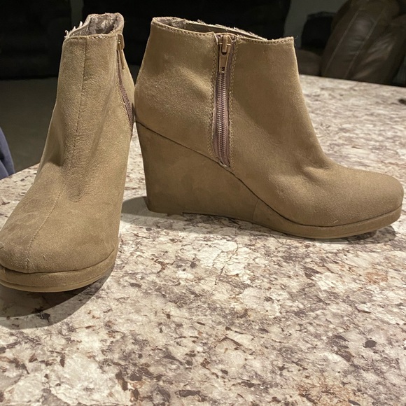 Booties - Picture 3 of 5